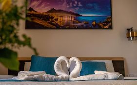 Exclusive Apartment With A View Of Prague Castle And Vltava River